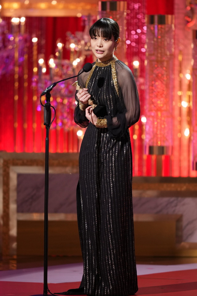 日本电影学院奖｜妻夫木聪《那个男人》夺8奖泪崩  《灌篮高手》获最佳动画