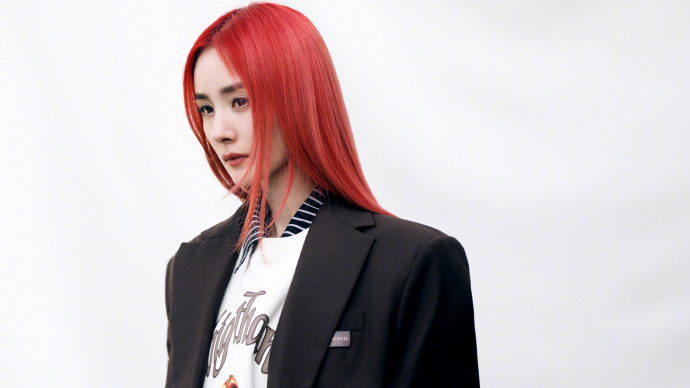 旧爱被闺密秦风捡走 杨幂霸气回应“很忙勿扰”