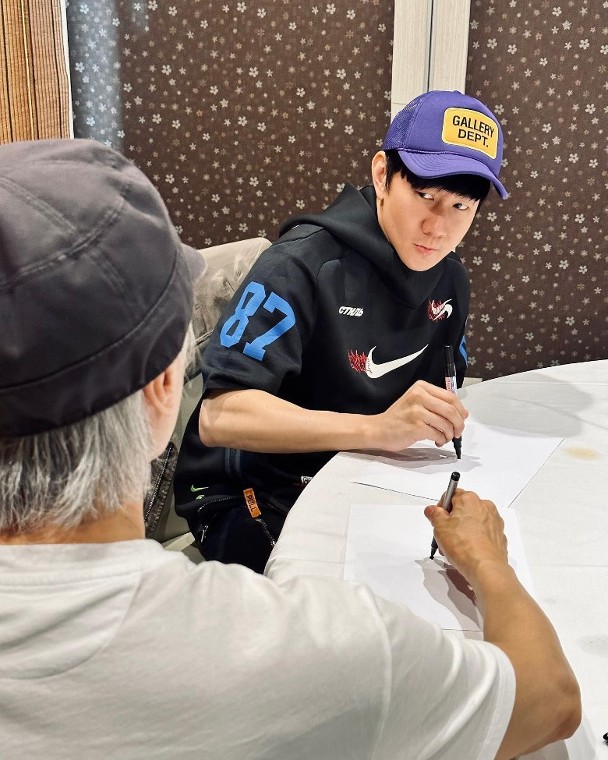 星爷又要送奖品了!惊喜同框林俊杰玩“猜猜画画”