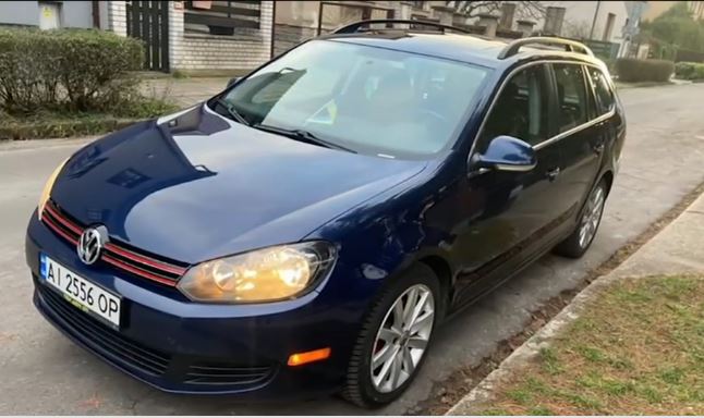 暖势力 ／ 报废车从美国辗转到乌克兰 成机械师一家逃命工具