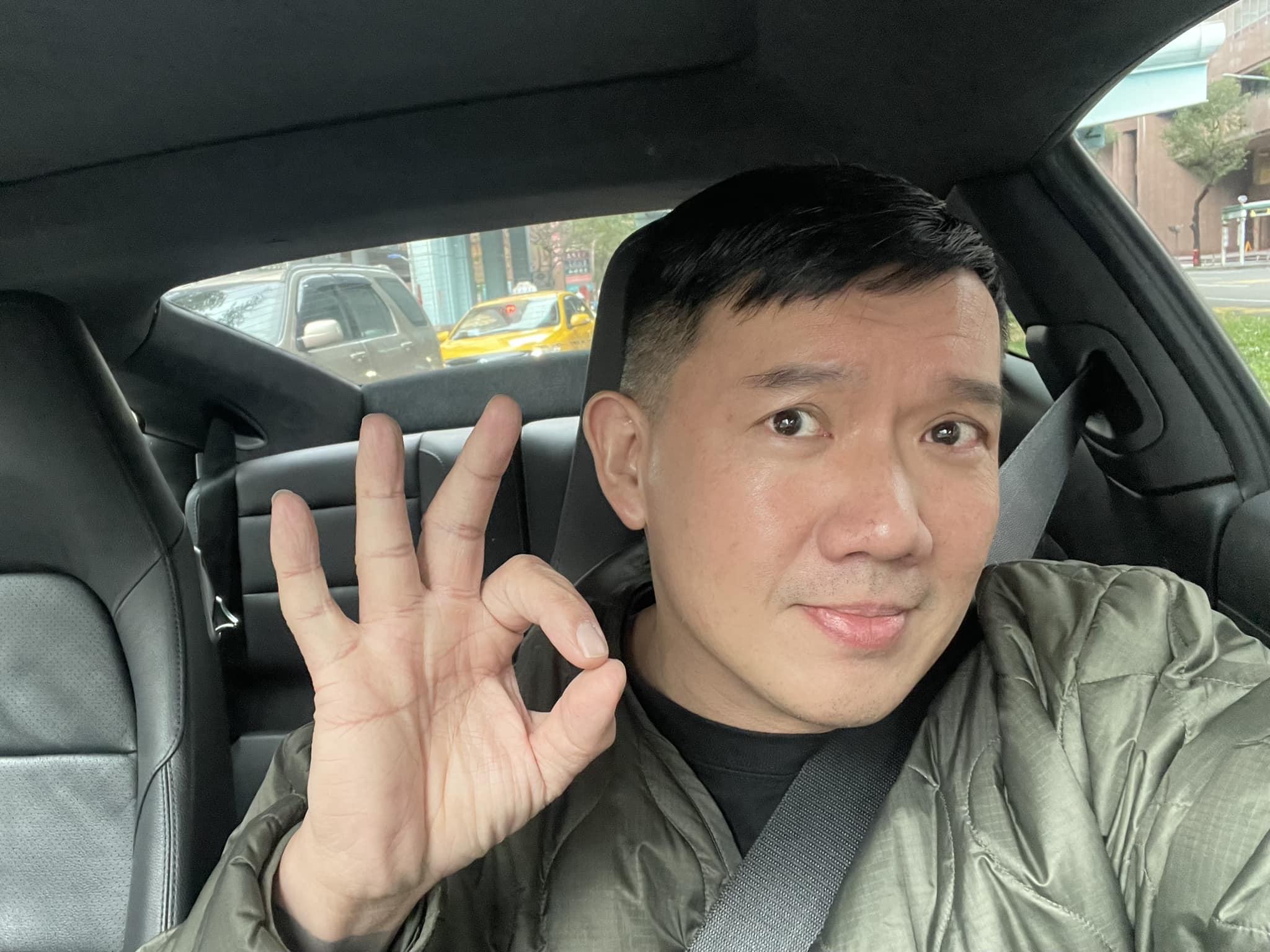 曝与隆店员聊天小插曲  杜汶泽：人生苦短不生气