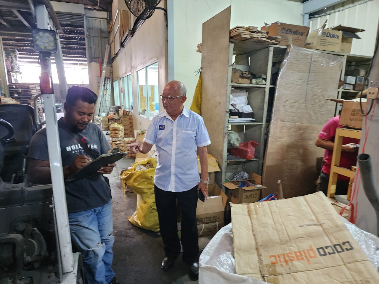 有故事的人：五金行业50年，自己做强了自然获得人信任，之前不信任你的人最后也成为好友