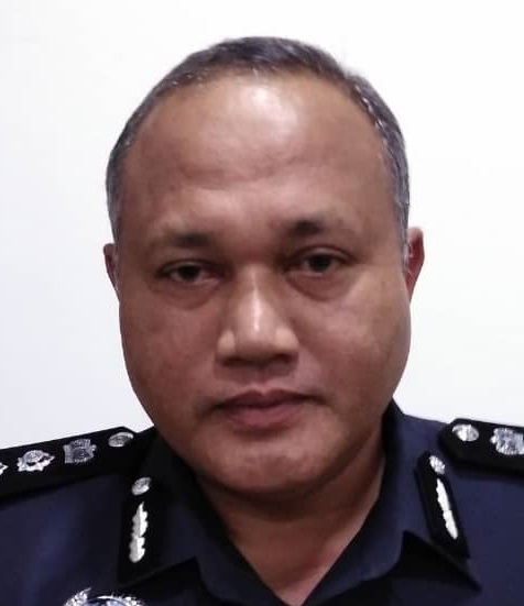 有警察外套车阻交通 警方:车主为一名低阶警官