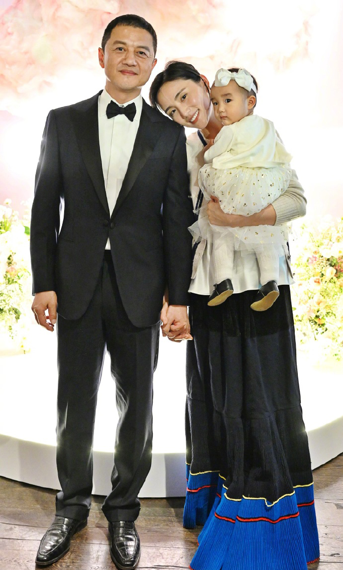 李亚鹏点赞菲锋CP感话题 网民好奇：投了什么选项？