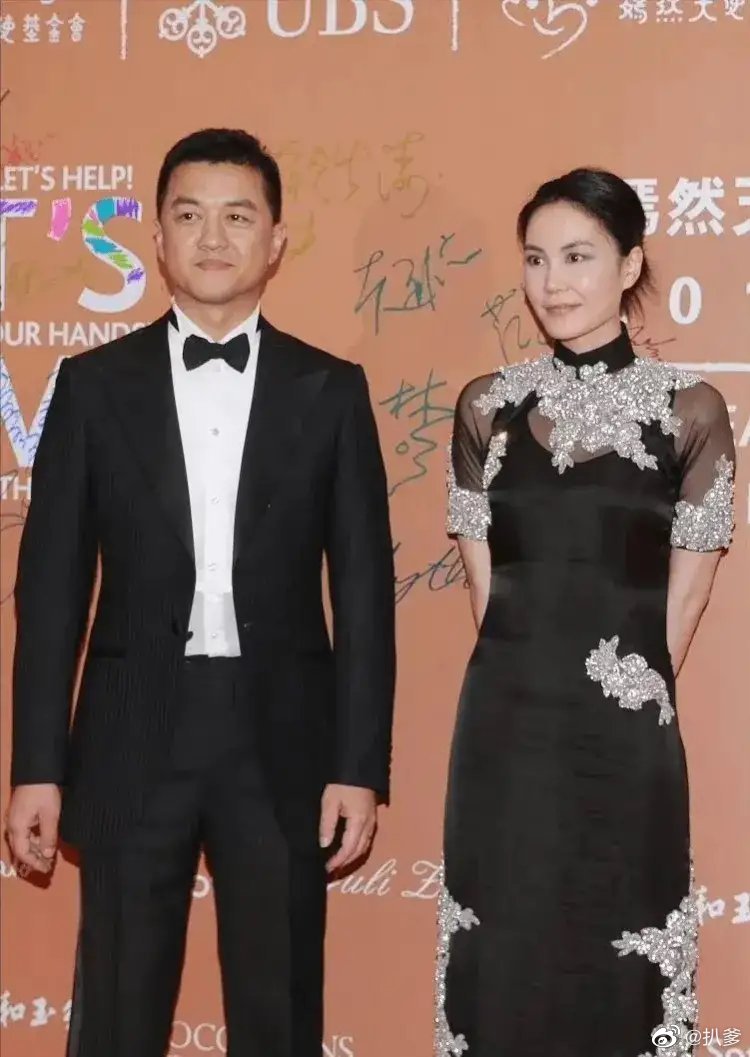 李亚鹏点赞菲锋CP感话题 网民好奇：投了什么选项？