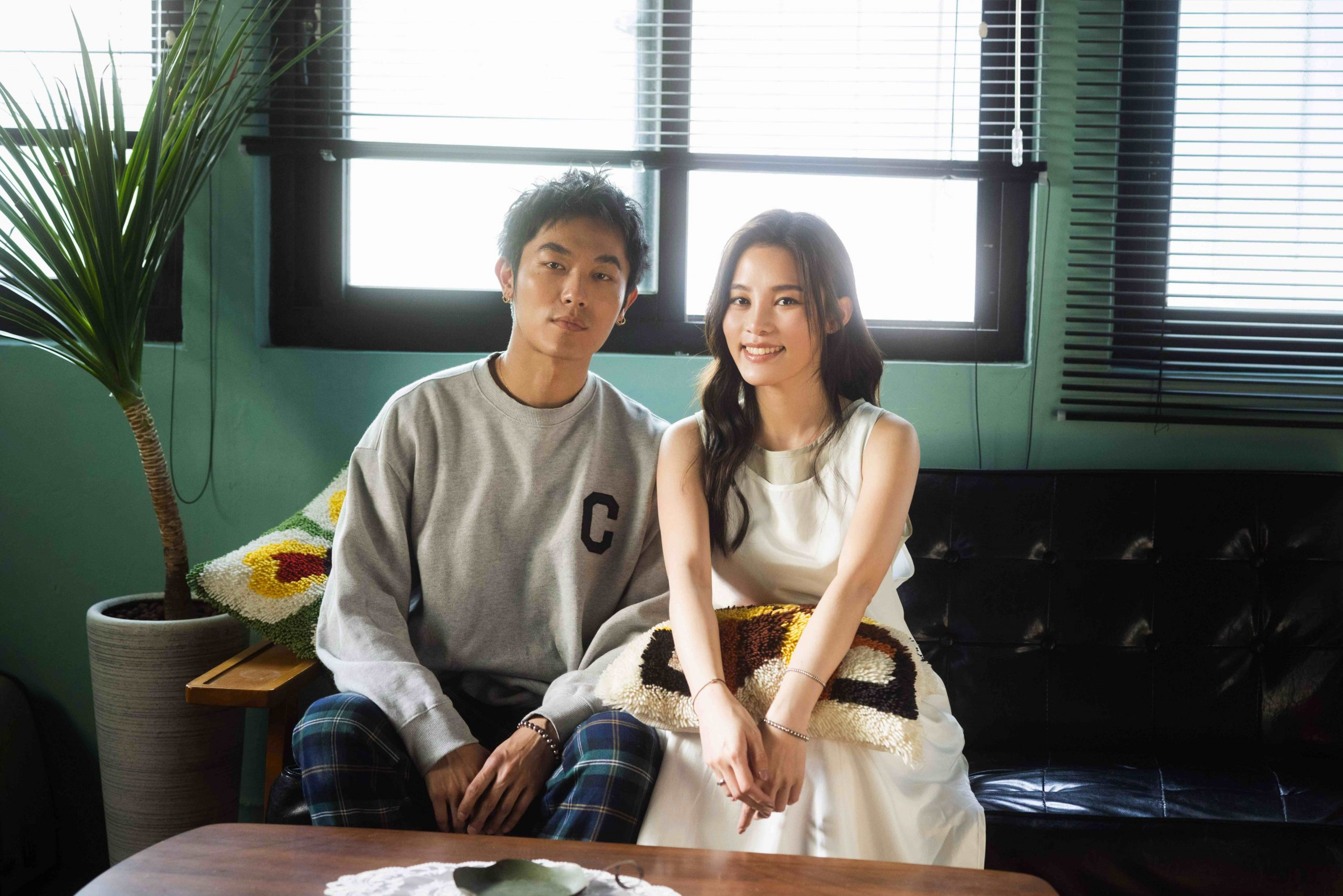 李佳欢加盟华纳音乐  登时代广场巨屏要炫耀一辈子