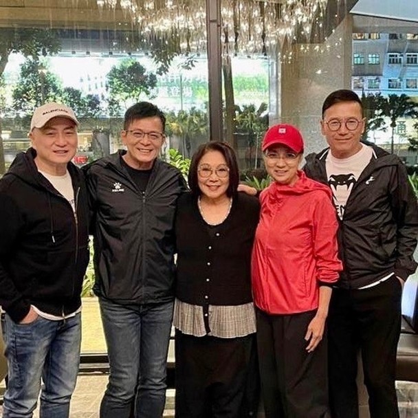 李司祺与“三虎”叙旧 苗侨伟黄日华获赞有少年感