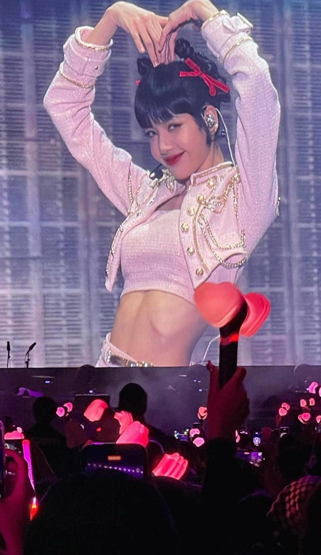 杜汶泽夫妻Lisa铁粉 来马朝圣BLACKPINK