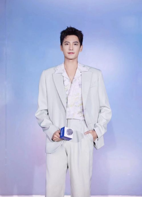 杨洋王楚然爆热恋 海边接吻被目击