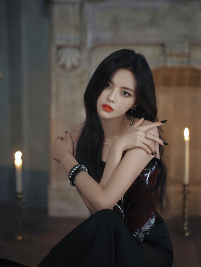 杨超越人品崩盘 被爆弃养宠物