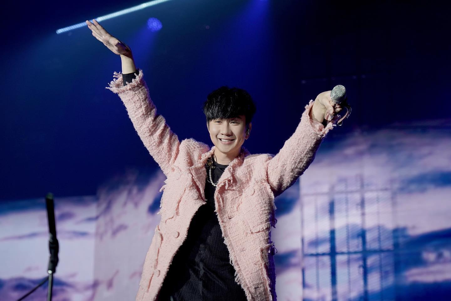 林俊杰嘉宾风波掀粉圈骂战 Stanley劝架认MIRROR有不足