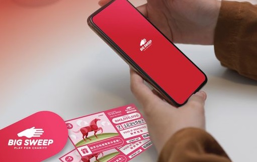 柔佛退休人士赢走大彩300万 “直到领奖才觉得是真的”