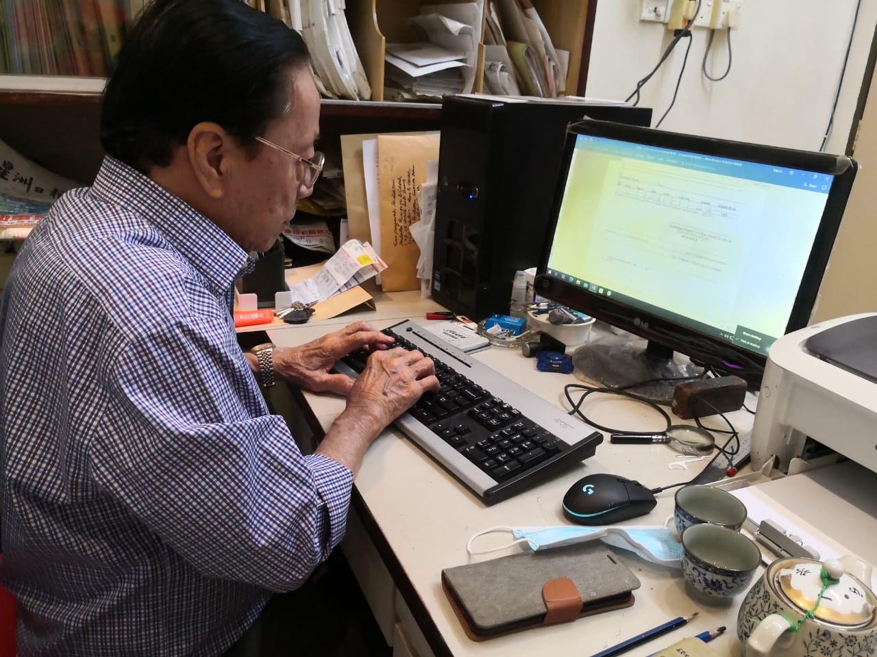 柔(22日刊, 暂定做封面):2022年度第三届郭鹤尧精神奖:华教贡献奖得主:刘发明