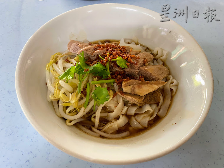 柔：【食客指路】（3月14日刊）：“铭记卤鸭饭”被赞有传统古早味，潮州卤鸭满满药材香