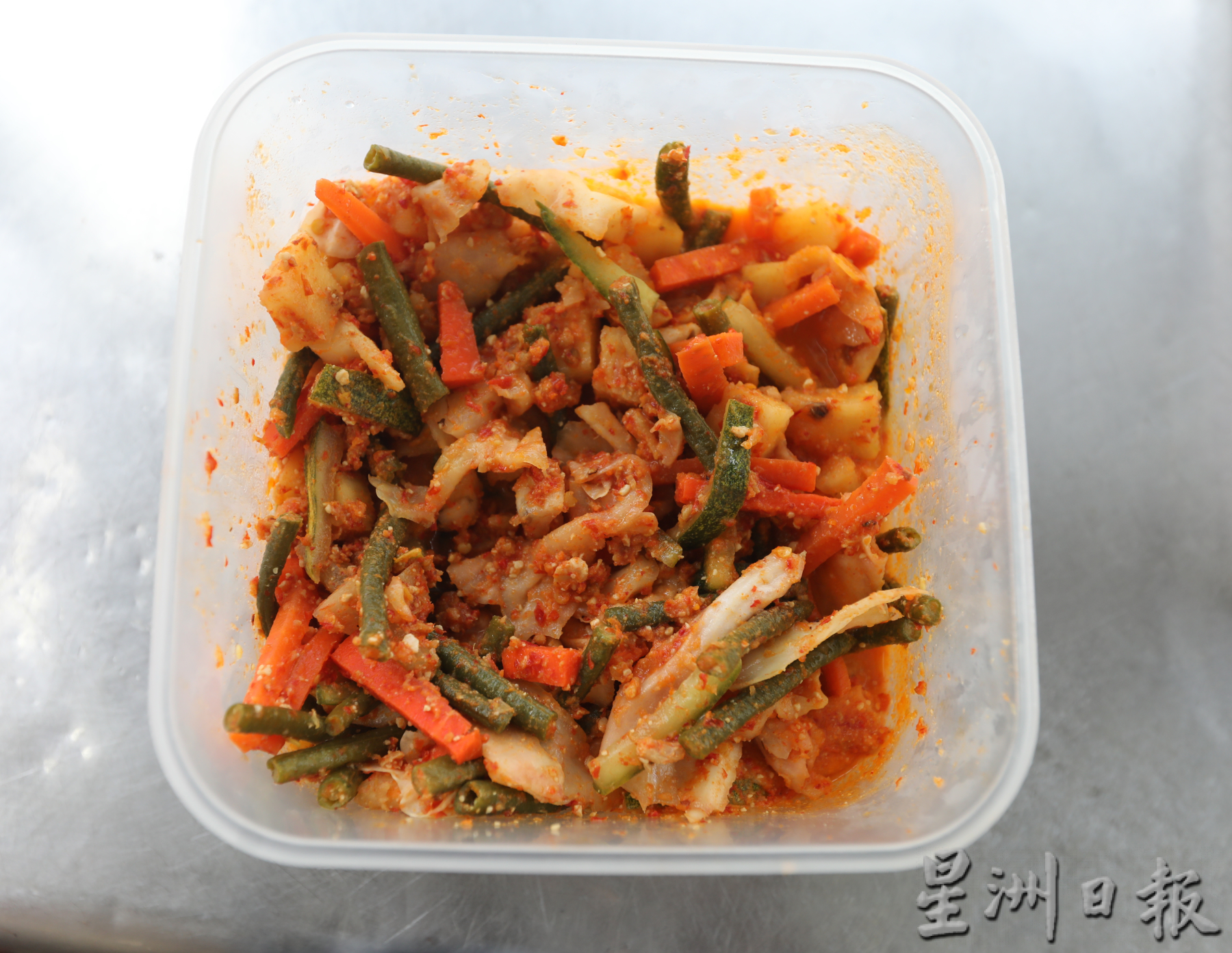 柔：【食客指路】（3月21日刋）：结合马来式和中式料理 “小生炸鸡饭”让人吃出惊喜