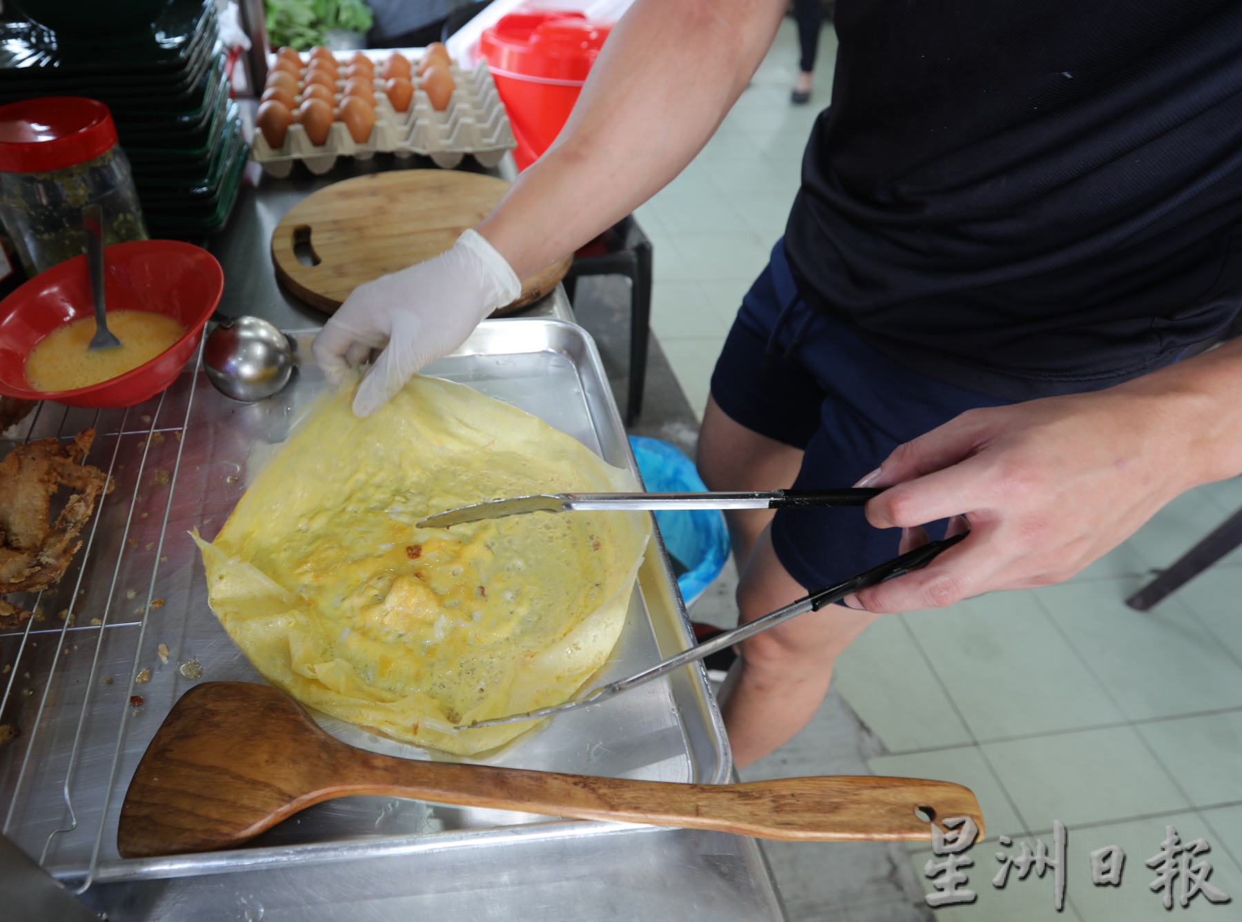 柔:【食客指路】(3月21日刋):结合马来式和中式料理 “小生炸鸡饭”让人吃出惊喜