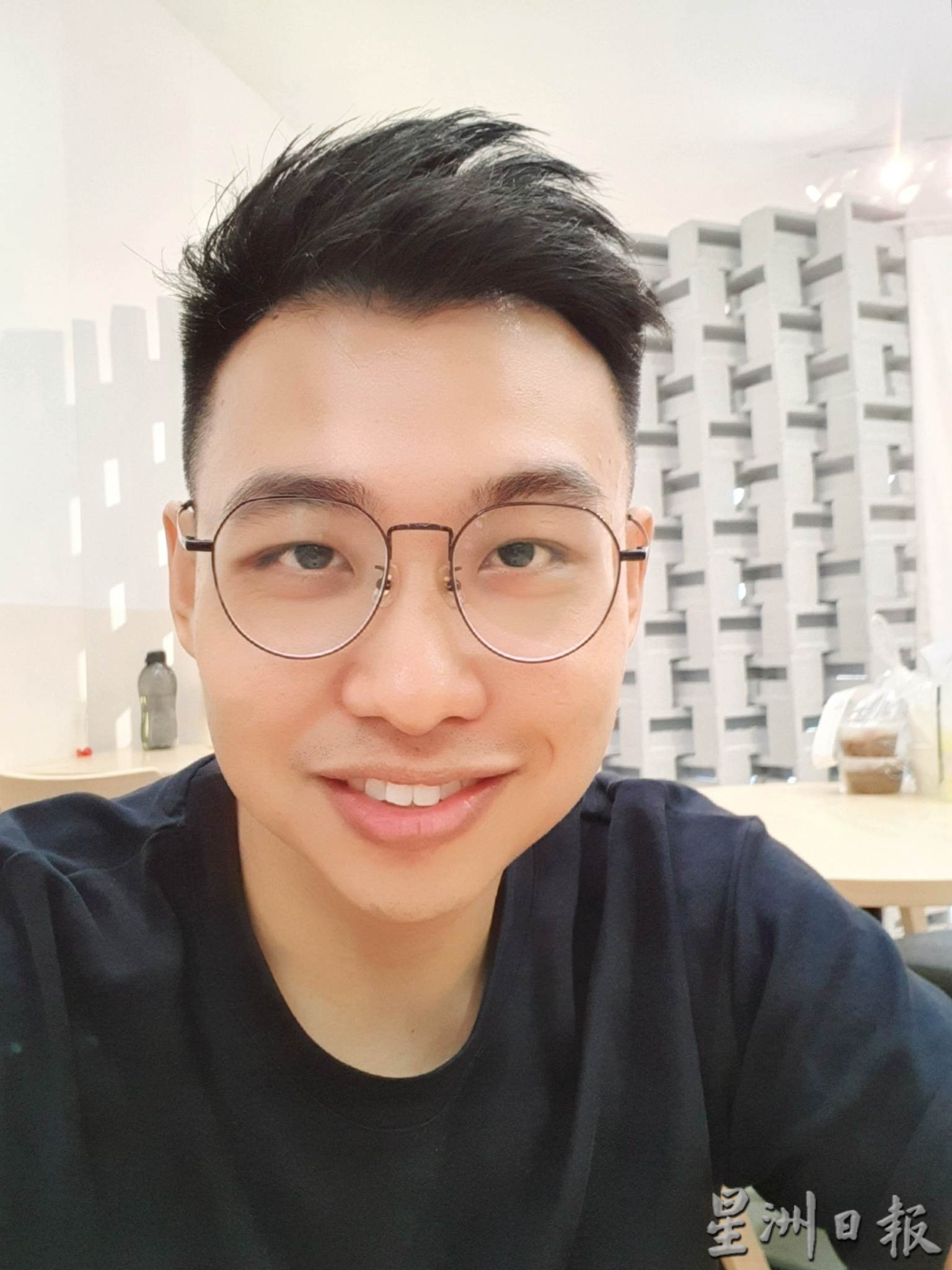 柔:【食客指路】(3月21日刋):结合马来式和中式料理 “小生炸鸡饭”让人吃出惊喜