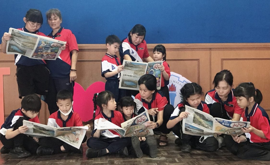 柔:亚依淡马华学校师生首次乘搭《小星星》知识列车