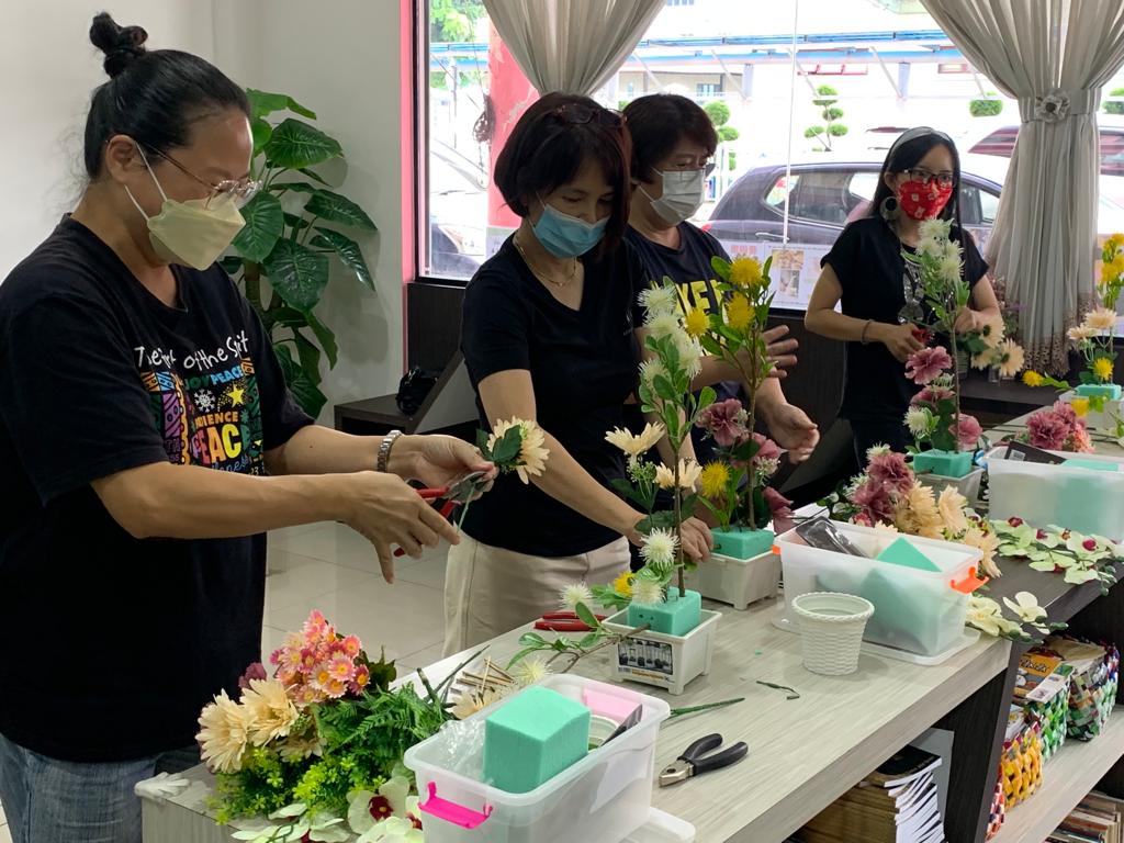 柔：封底：【善心美事】：佳音文教中心