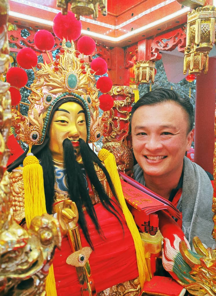 柔:封面和封底(19日刊):【新山眼】:第八集(重温柔佛古庙游神,众神身边那些事)单元1(有备无患):活动前奏:洗街备料、开路、清场,缺一不可