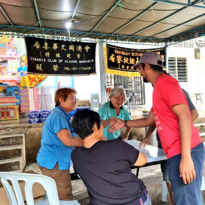 柔:已审新闻:谢奥马吁卫生部执行食用鸡腿鱼指南和法规