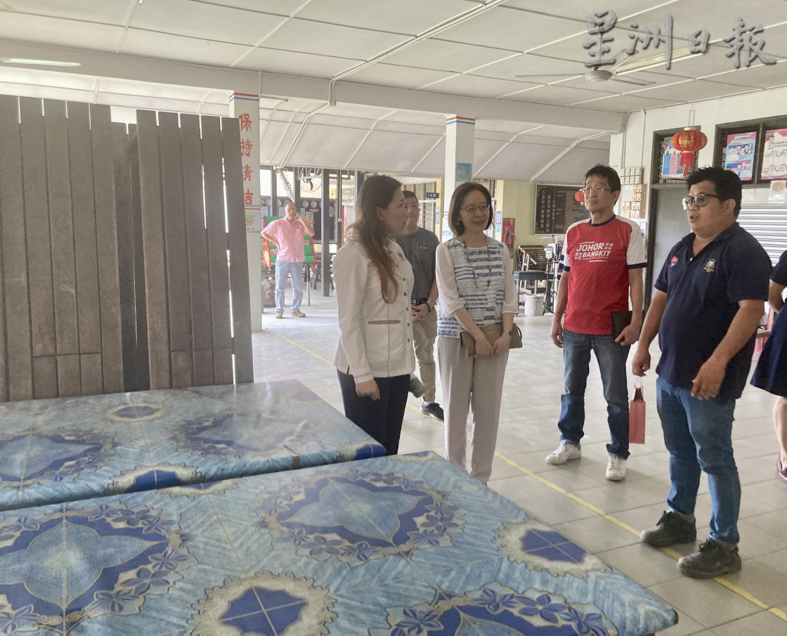 柔:彭学良:仅清理了不足20% 官民须合作清理水灾垃圾