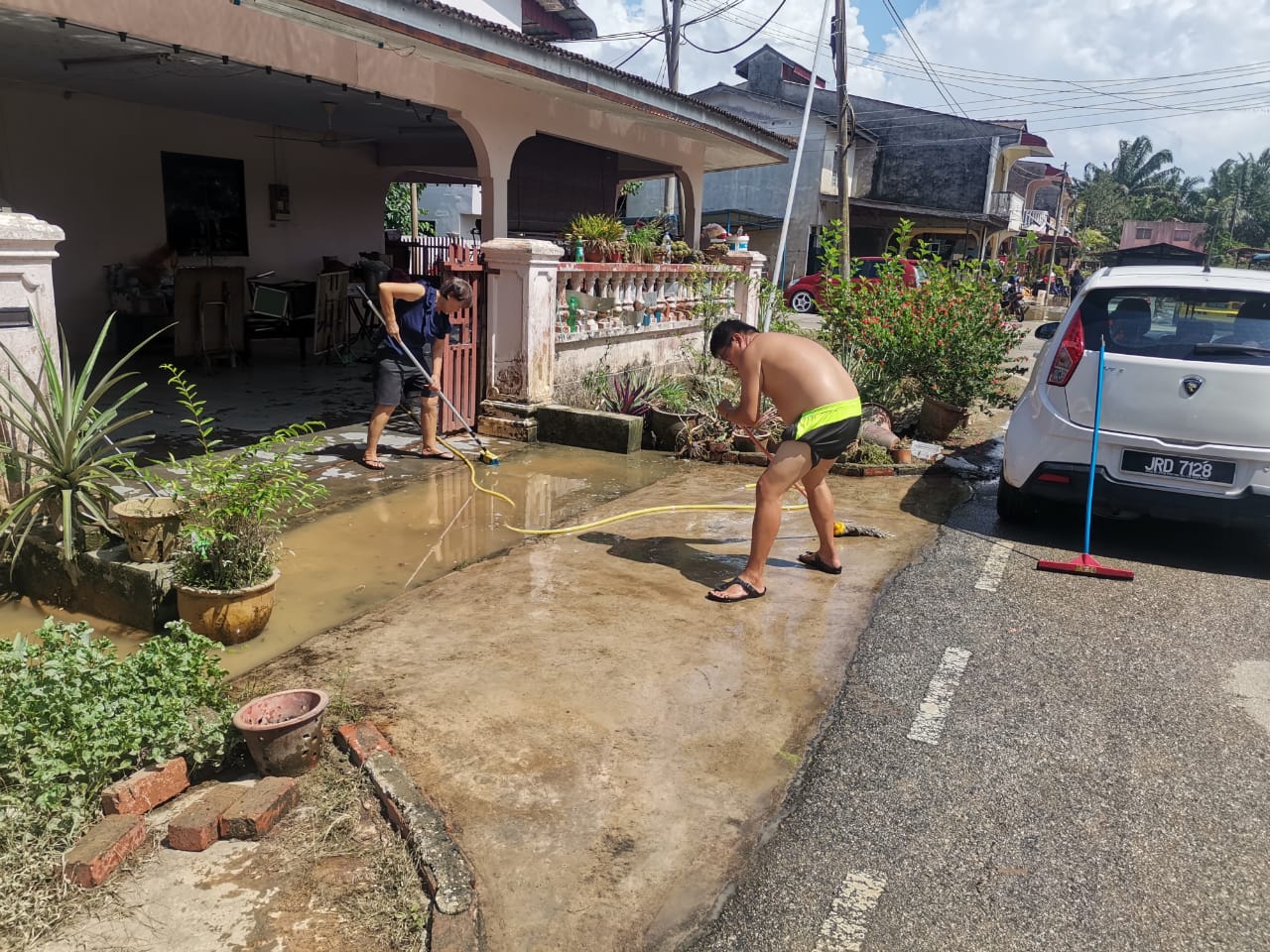 柔:新闻:好天气持续数日 柔3地水位逐渐消退