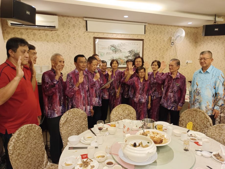 柔:新闻:居銮咖啡商公会新届董事就职典礼。