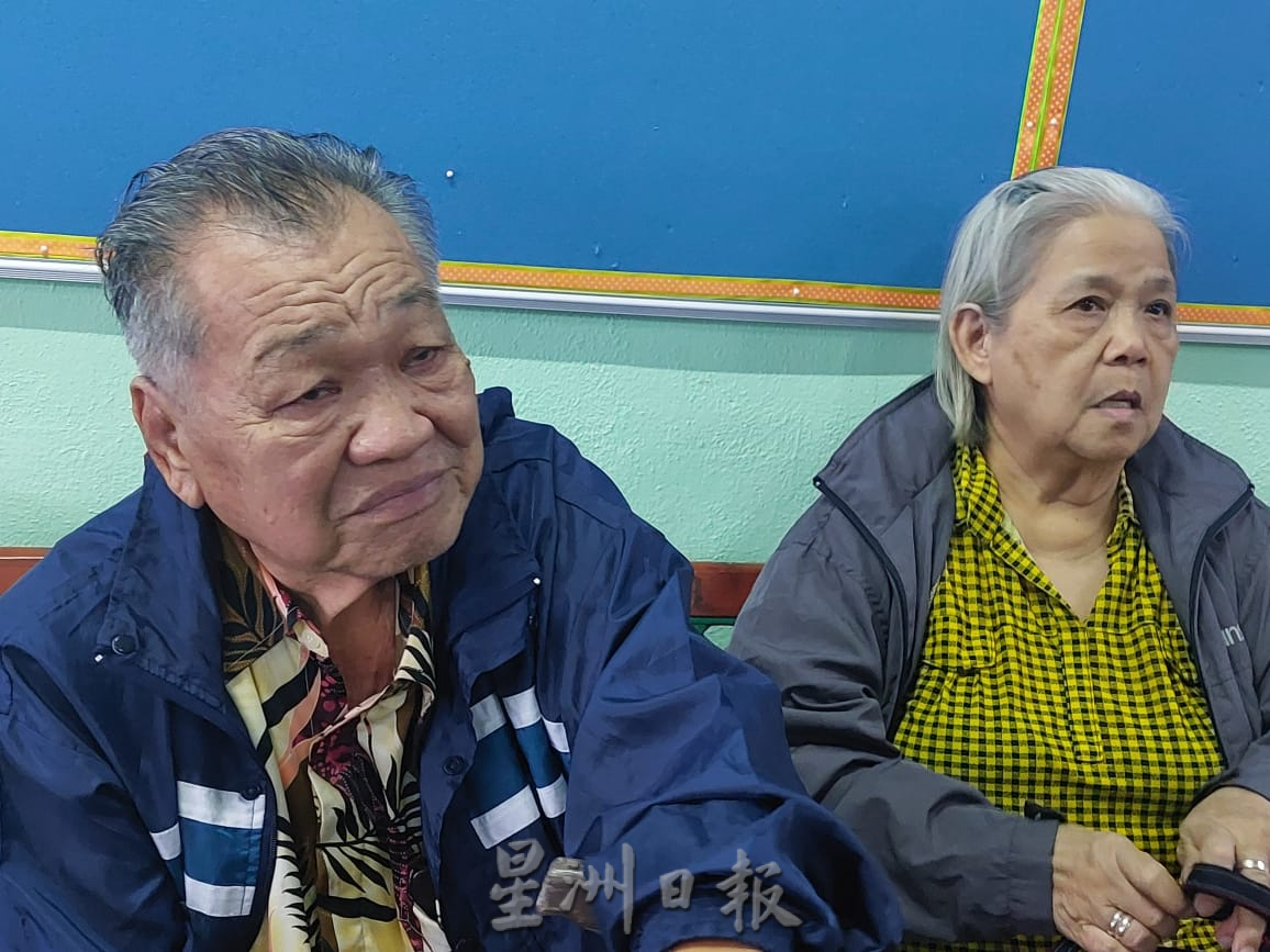 柔:新闻:銮多地陷汪洋之中 甘榜马来由也淹了