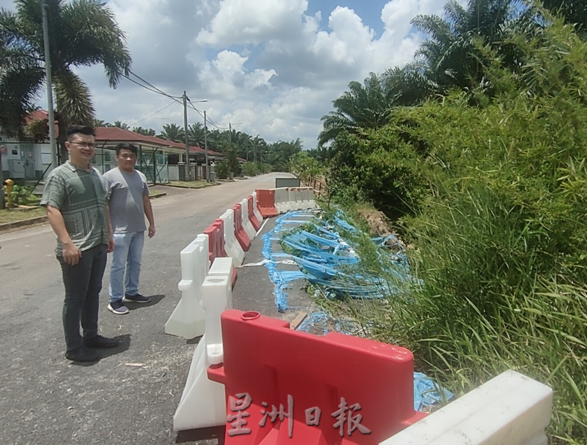 柔:民生特工队:利亚乌达马路再坍塌,居委会:勿再只是头痛医头