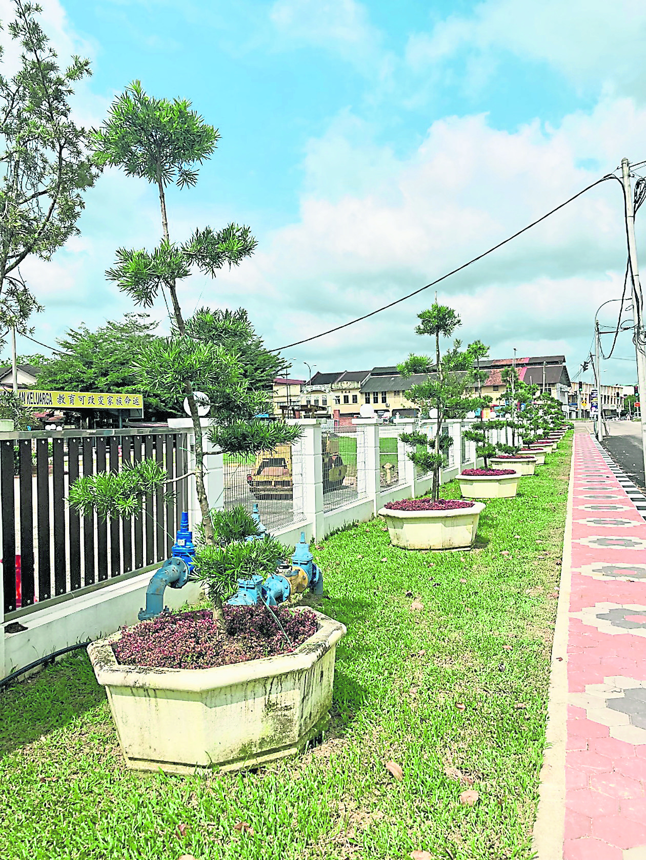 柔:第二版头条:善心美事:欧金全回母校当义工