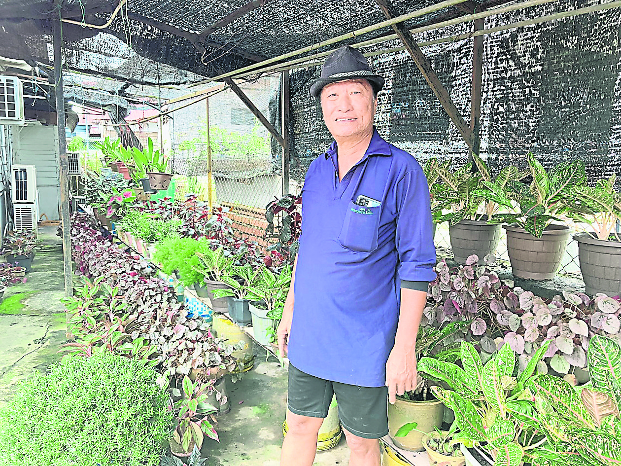 柔:第二版头条:善心美事:欧金全回母校当义工