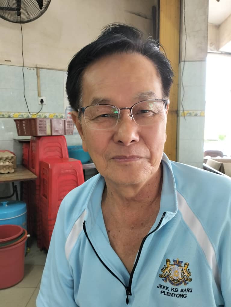 柔:避兰东新村部分路段淹水 居民盼关注清理河床