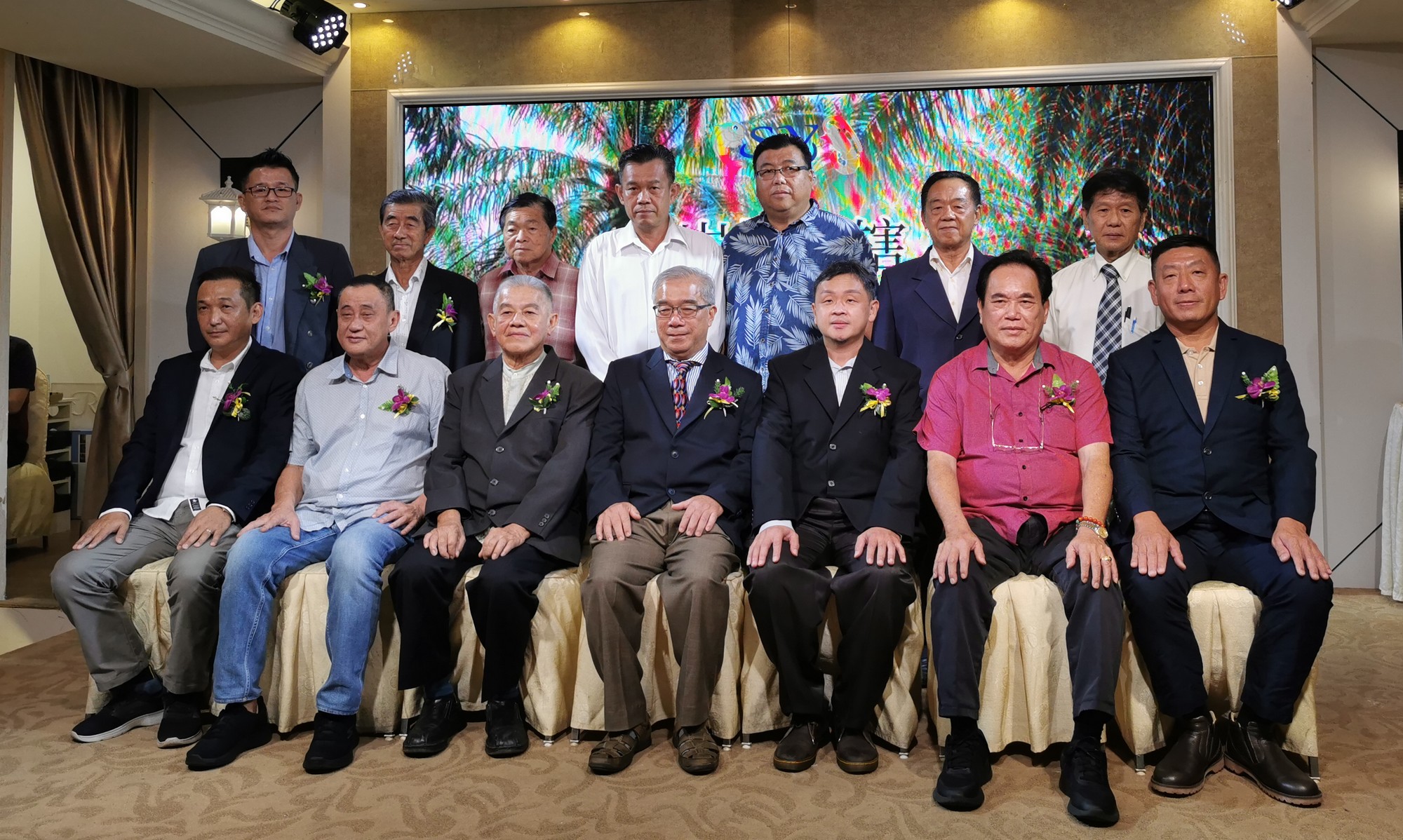 柔:颜劲松:面对申请认证新挑战 油棕商公将扮演调解角色