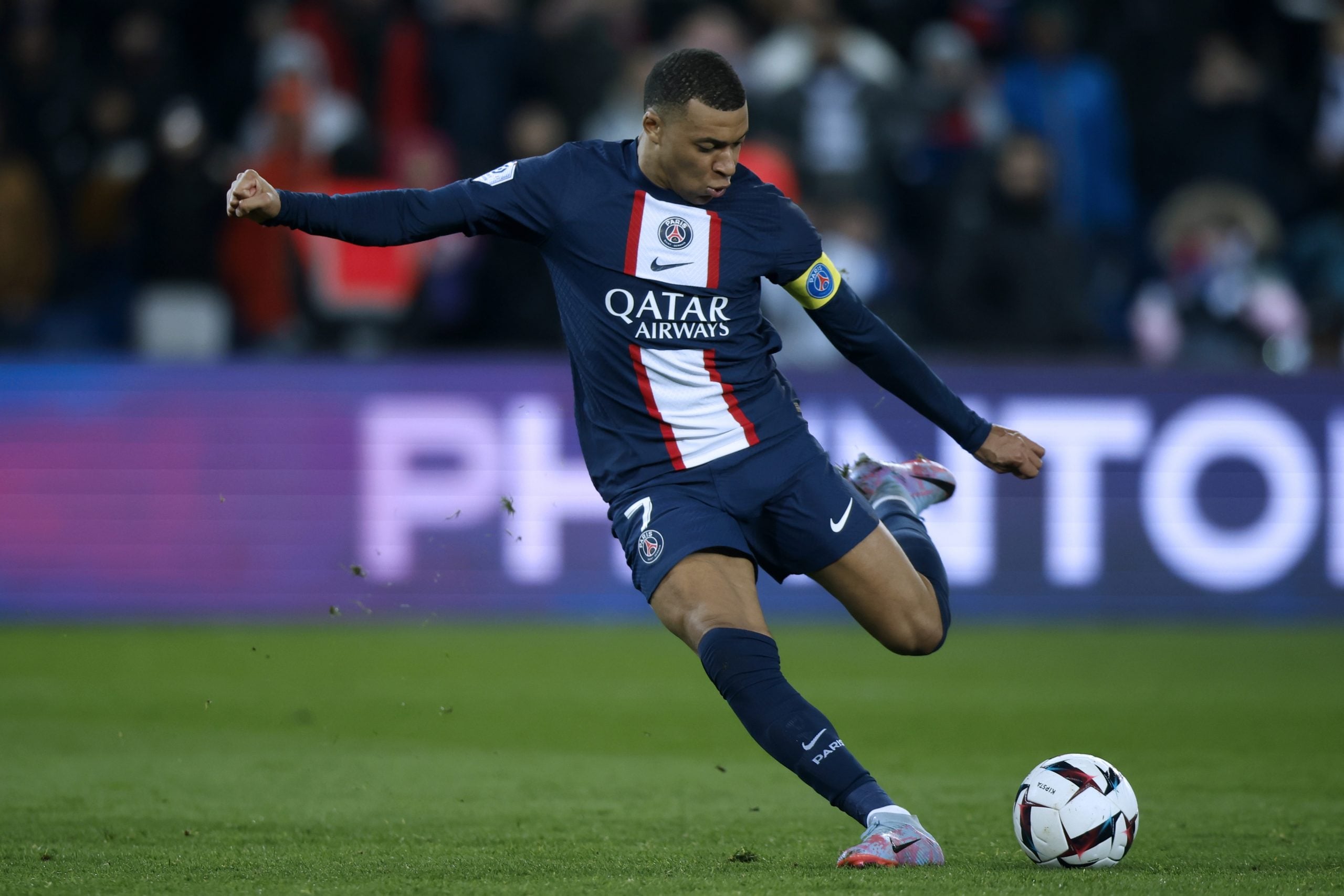 欧冠杯| 拜仁主场14个月不败  大巴黎荆棘载途