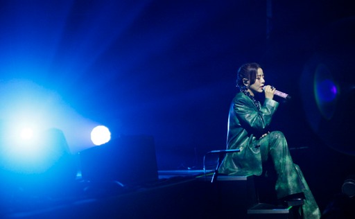 歌迷尖叫声太“凄厉”  丁当搞笑吐槽“踩到脚？”