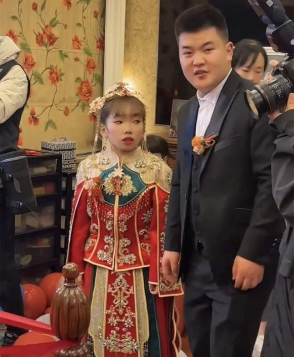 汶川“袖珍姑娘”结婚了 因地震身高停在1.3公尺