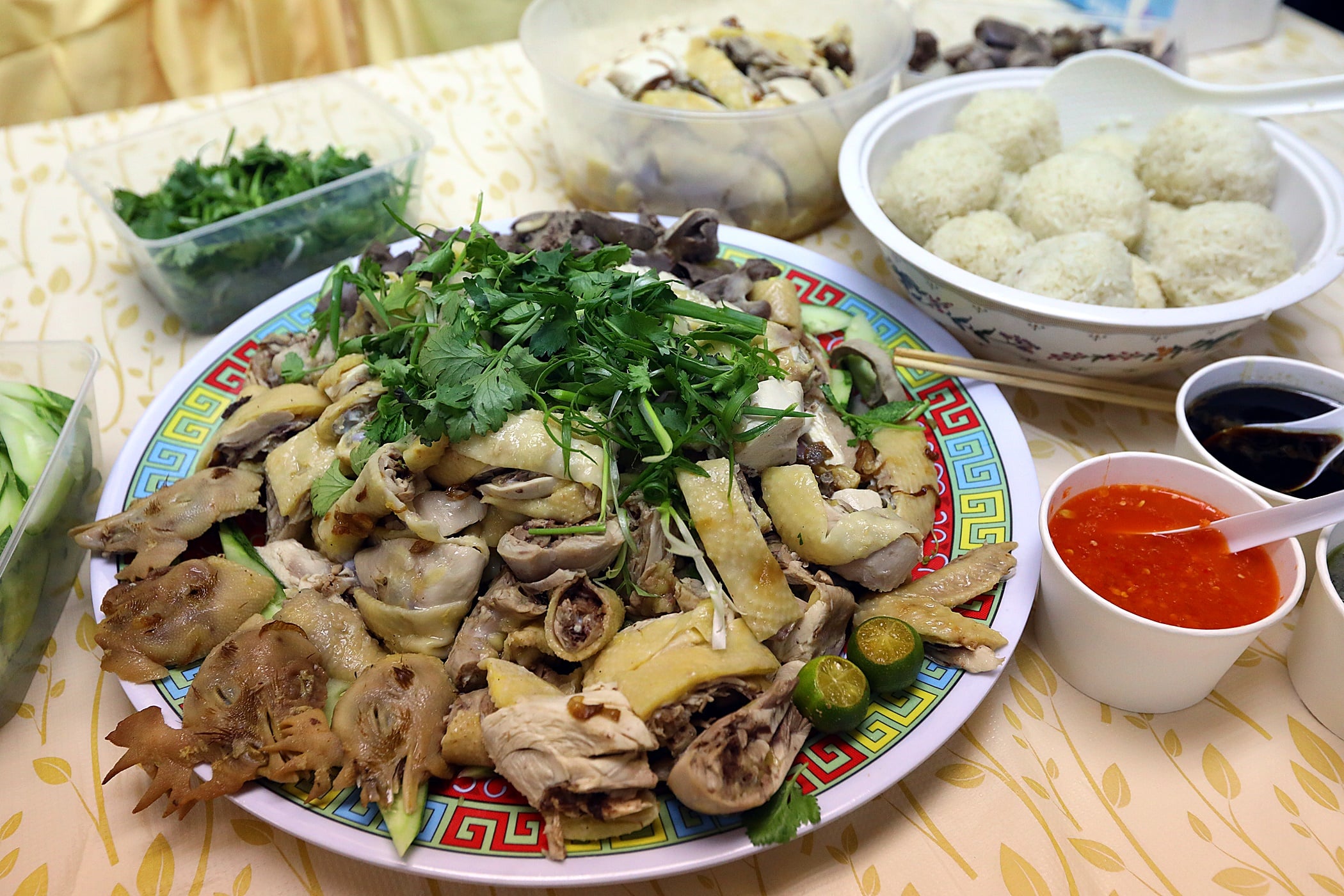 海南联会妇女团推介食谱《海南美食情缘》