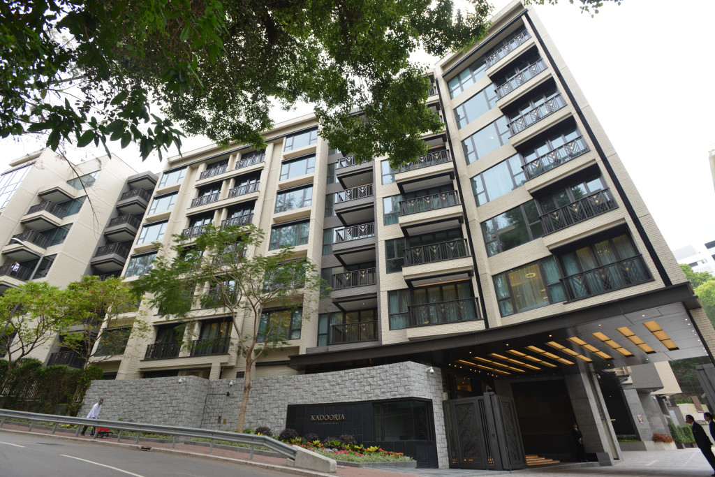 港名媛碎尸案：“五姐”入禀控前亲家邝球求下令禁出售或转让物业