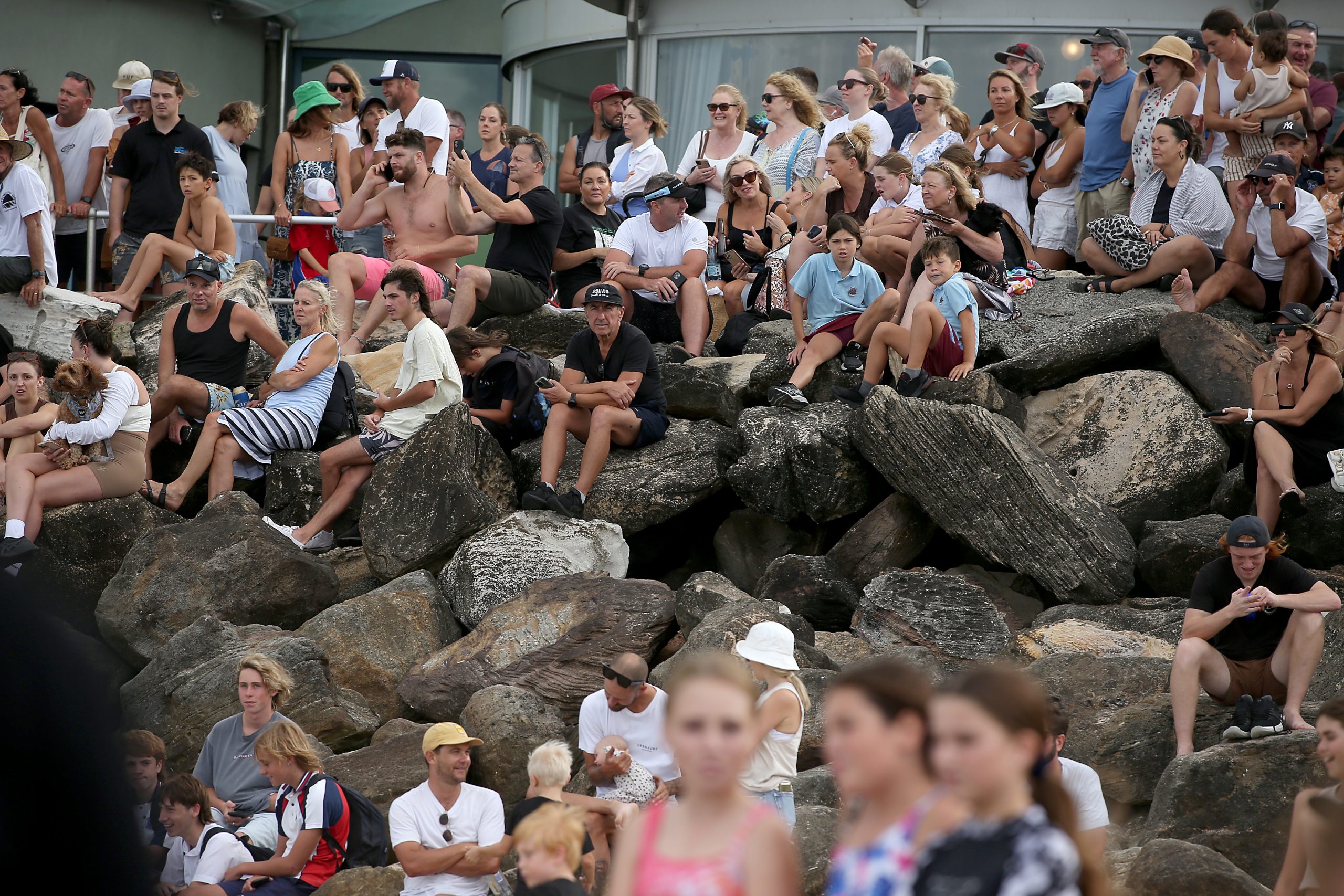 澳洲男子超越极限 冲浪40小时打破世界纪录