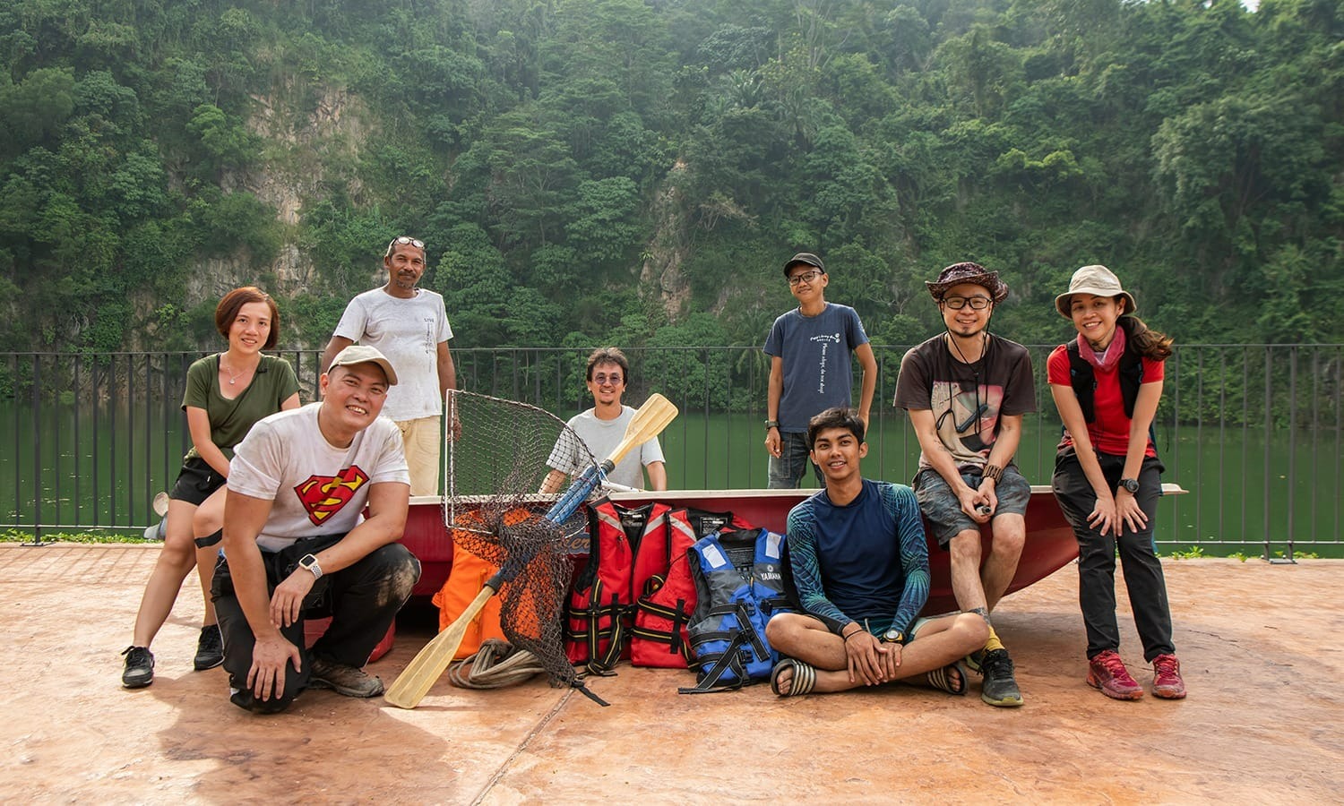 独家|浪浪受困峭壁上 爬山者8小时英勇救下!