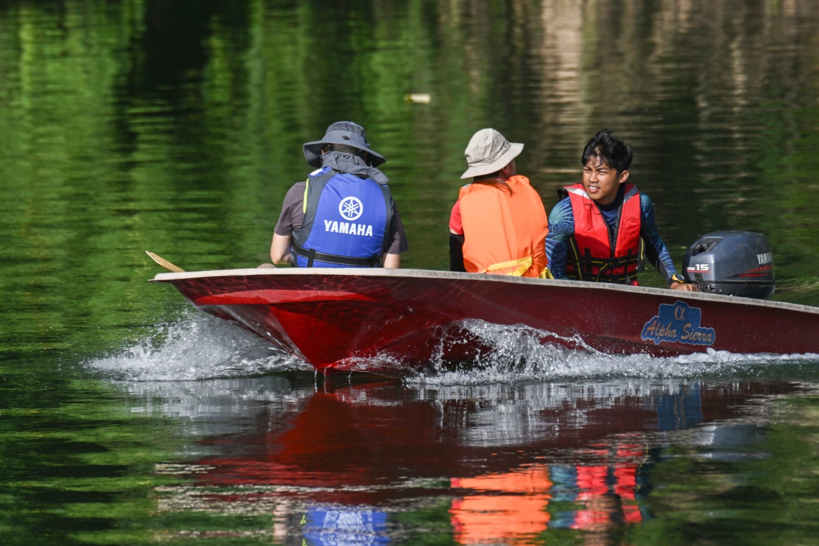 独家|浪浪受困峭壁上 爬山者8小时英勇救下!
