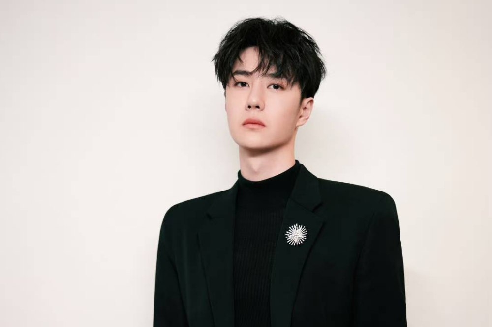  王一博得奖感言被批空洞 官媒暗讽流量艺人没文化	