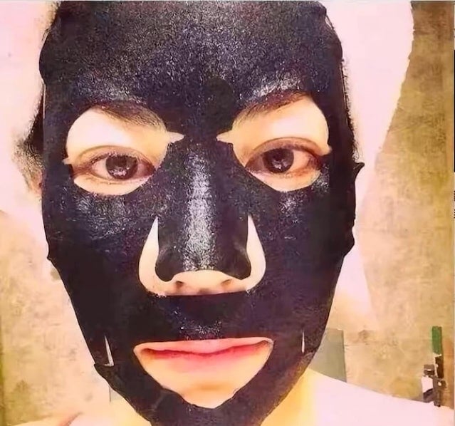 王菲私人IG疑曝光  与谢霆锋“黑脸”放闪