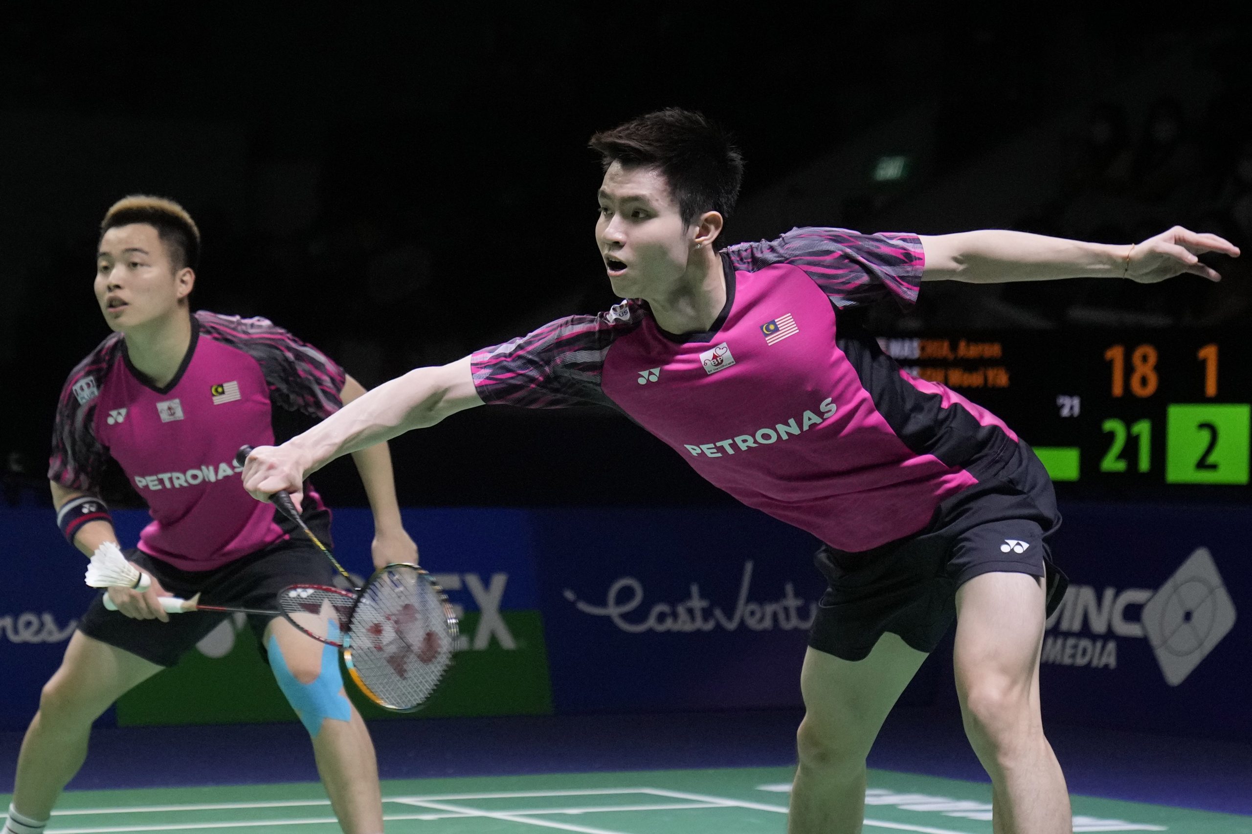 瑞士羽球超级300赛 前全英冠军险胜现任全英冠军 李梓嘉打赢焦点战