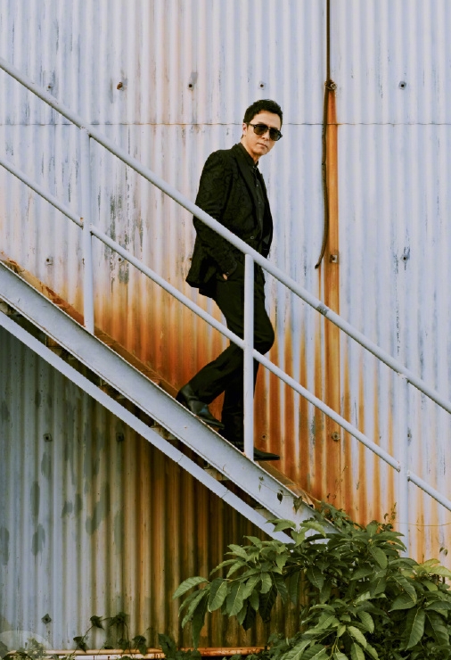 甄子丹跻身政坛出席北京两会 “用动作片创造更多中国骄傲”