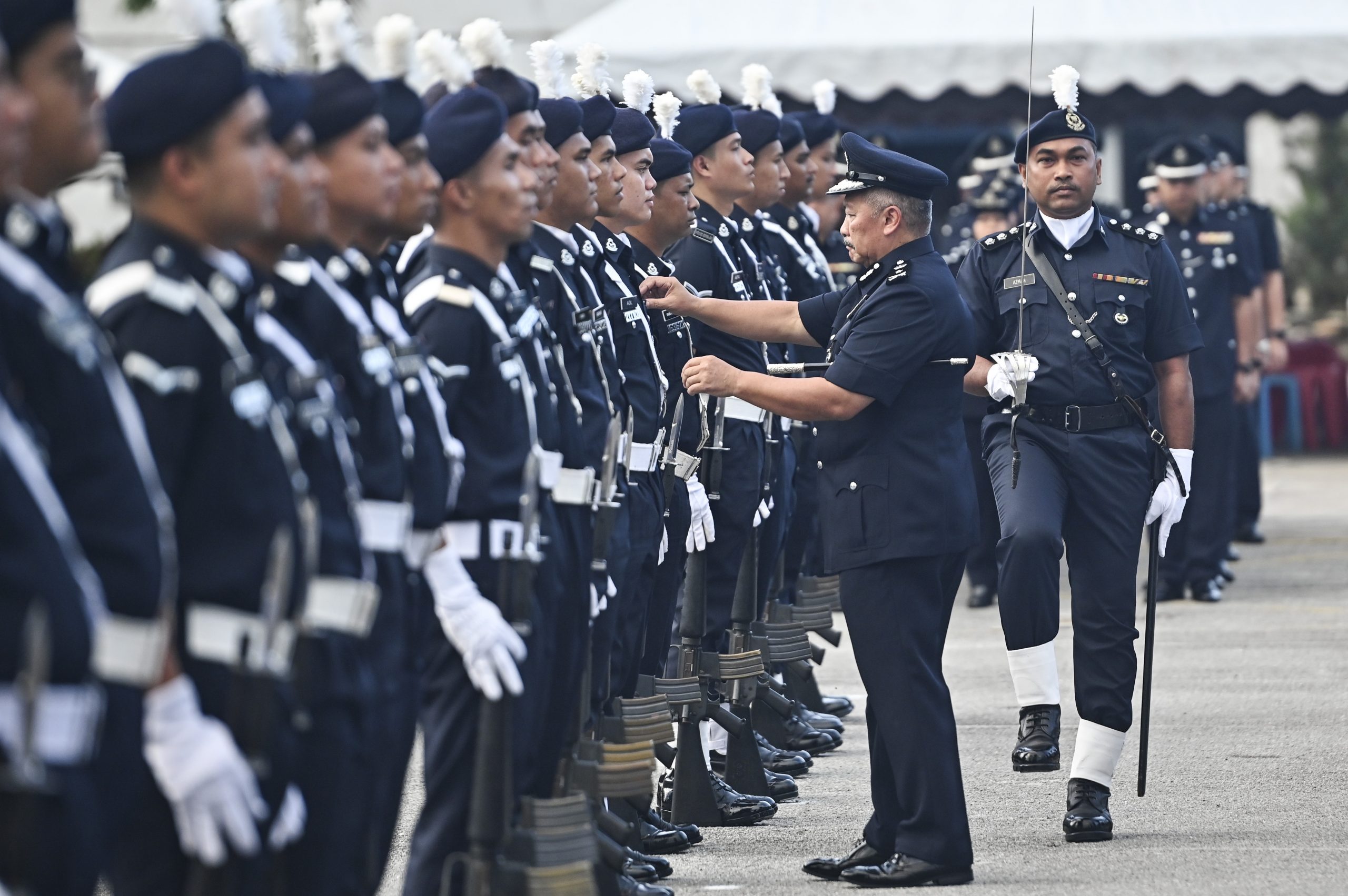 登州警方已完成2023年登州伊斯兰青年集会（Himpit）参与者以圣战士装扮游行一案的调查工作，目前正等待登州检察署的指示，采取下一步行动。
