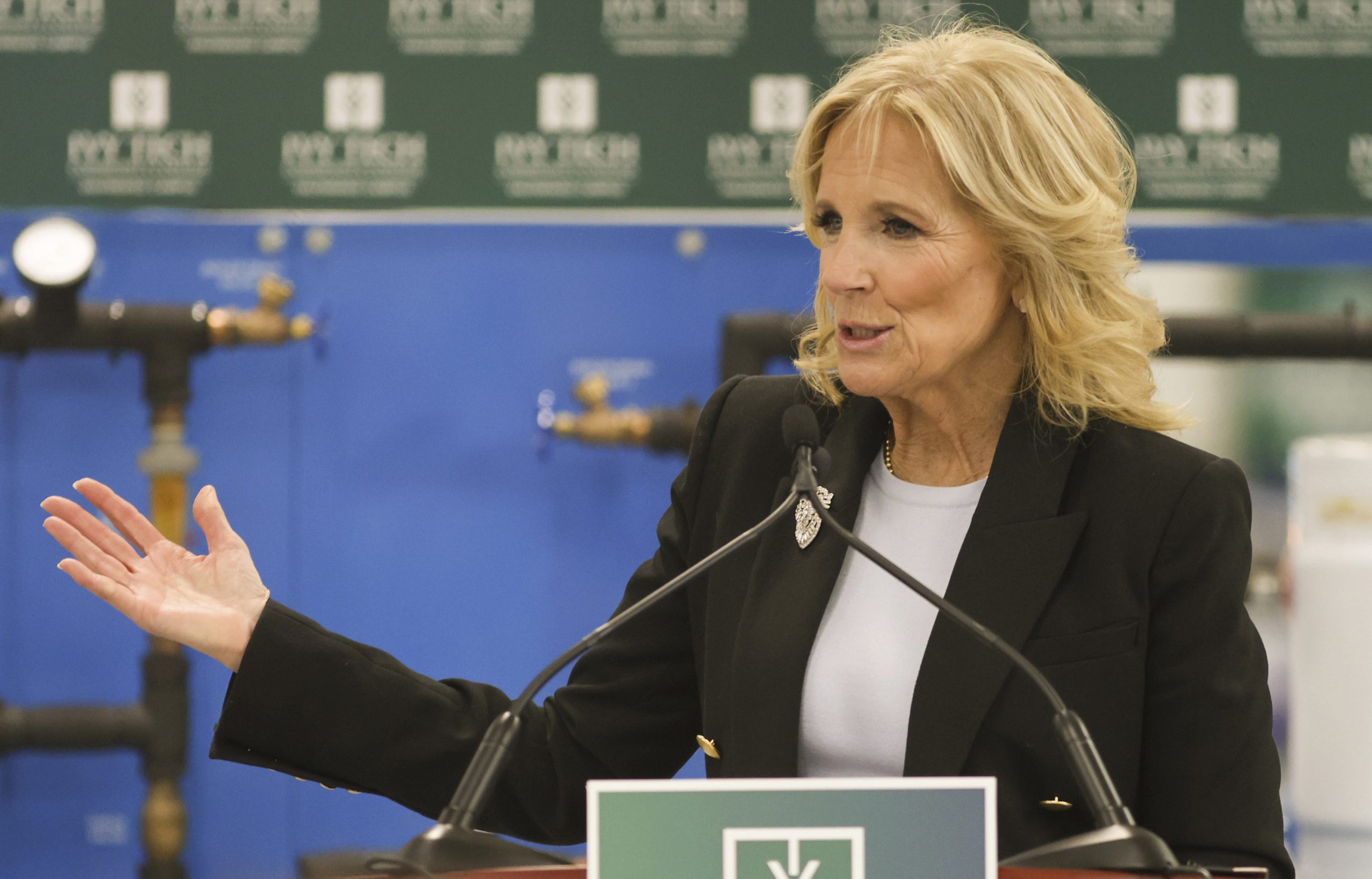 看世界/ 黑利建议年长总统候选人接受智力测试 吉尔斥荒谬