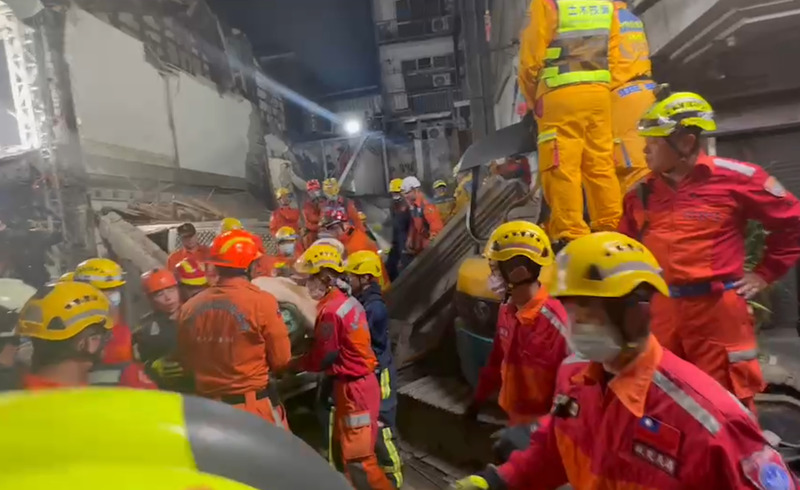 看世界/台中一房屋倒塌致3人死亡 营造商、挖掘机司机被移送侦办
