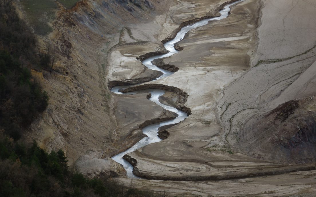 看世界/尽人事听天命 西班牙农民举办祈雨弥撒